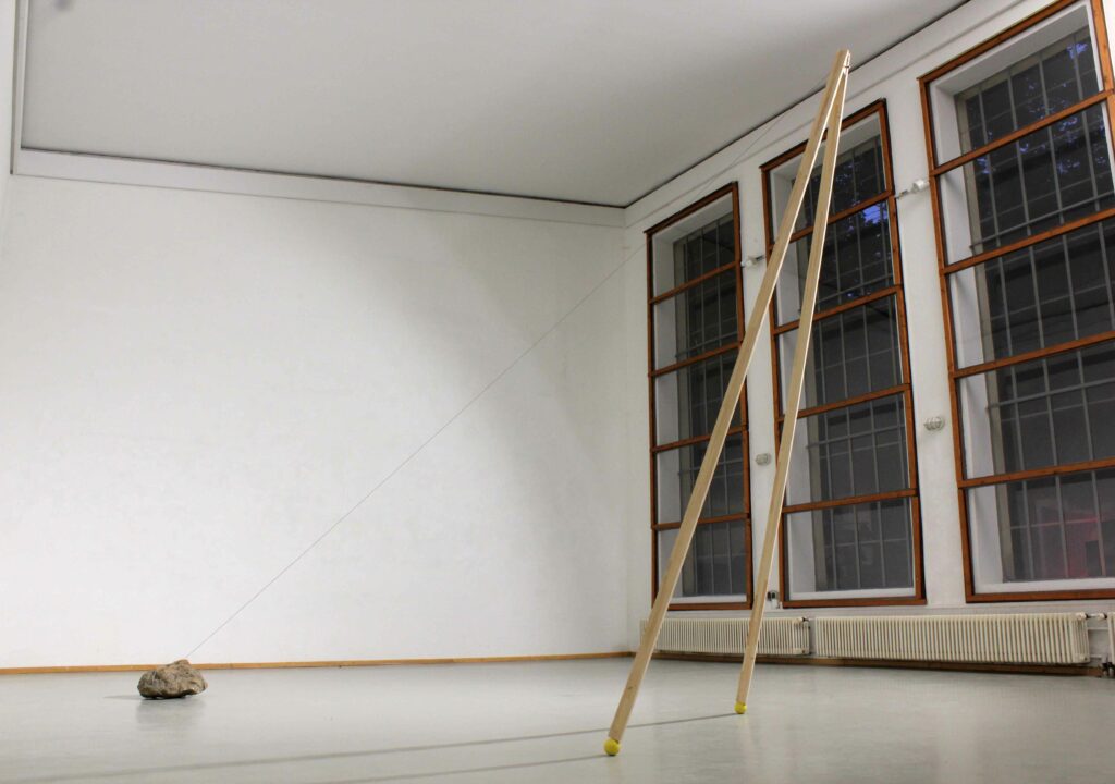 latten-und-vollgummiball-fensterseite-bearbeitet Kopie